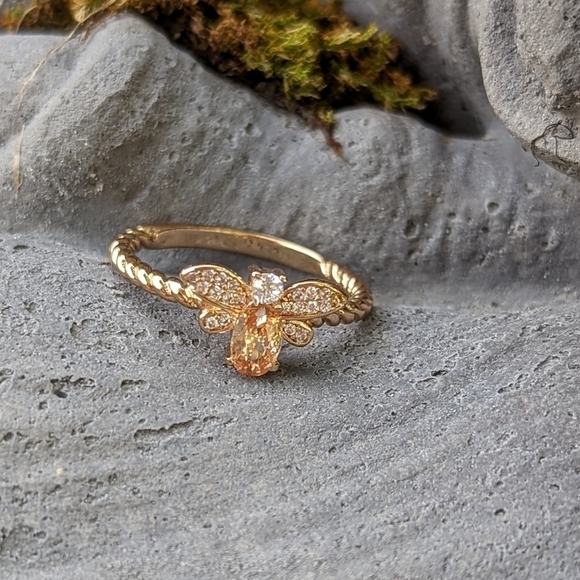 DAINTY Gold Plated Citrine Bee Ring - Picture 4 of 7